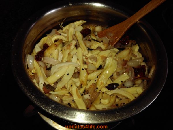 Soak salted jackfruit